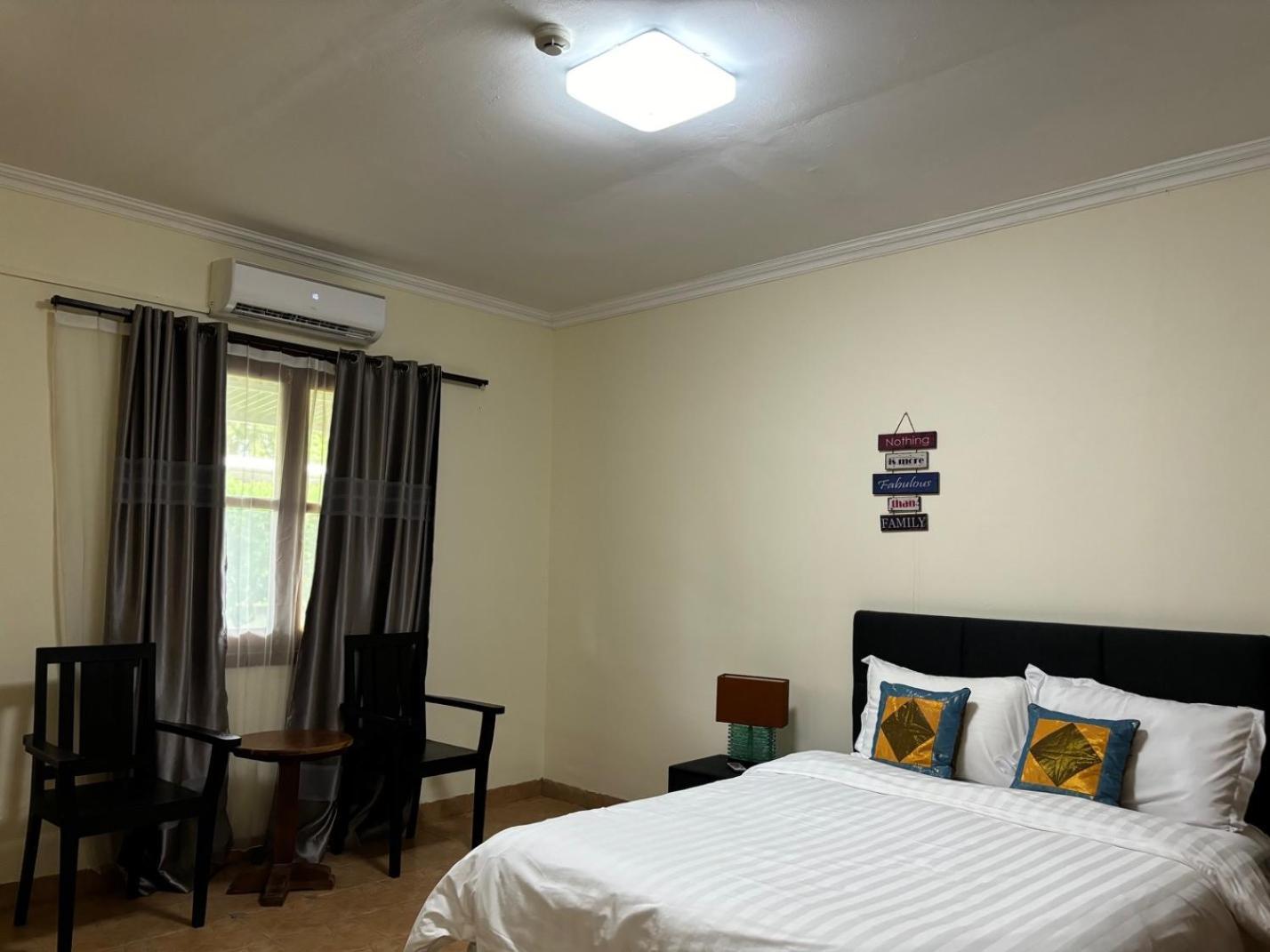 Palm Malinamoc Hotel Dili Exterior photo