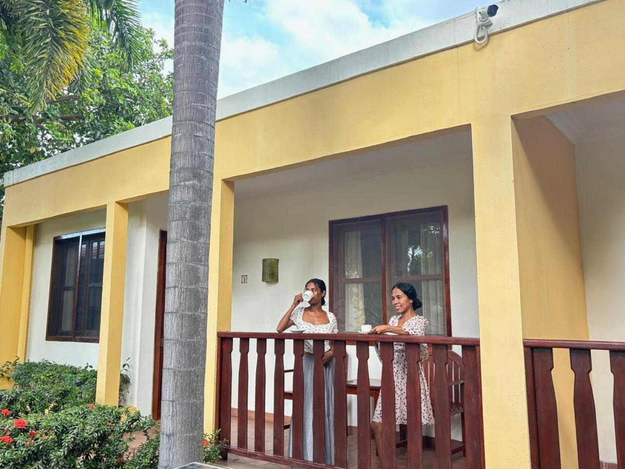Palm Malinamoc Hotel Dili Exterior photo